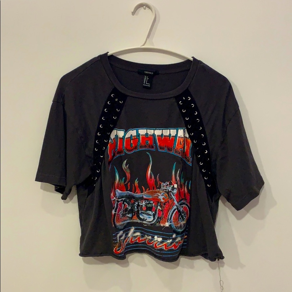 Women’s cropped graphic T-shirt